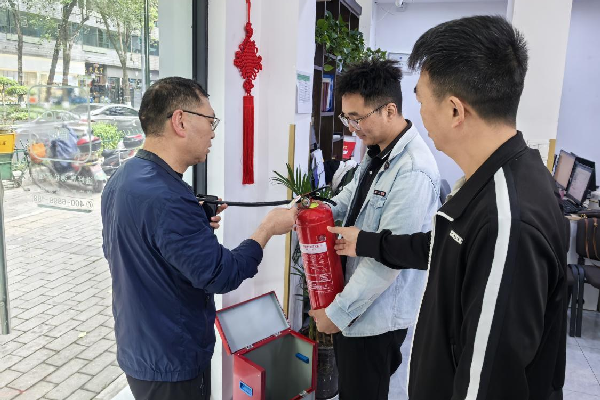 筑牢安全防线 护航资产平安
